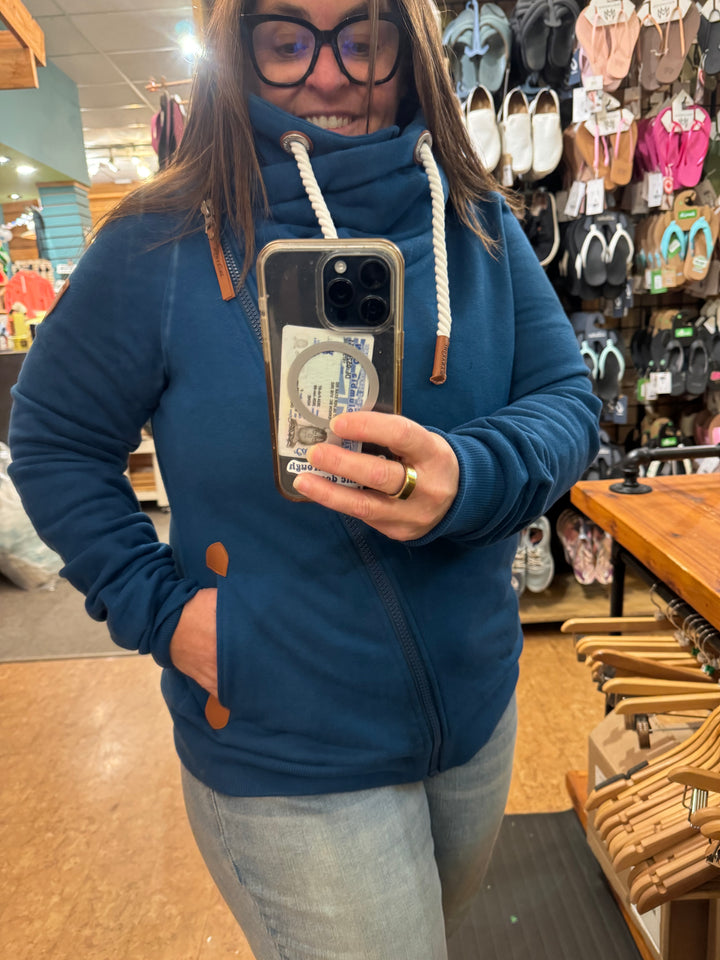 Wanakome Hestia Hoodie - Womens Hoodies - Big Sun Vernon  | Okanagan Beachwear