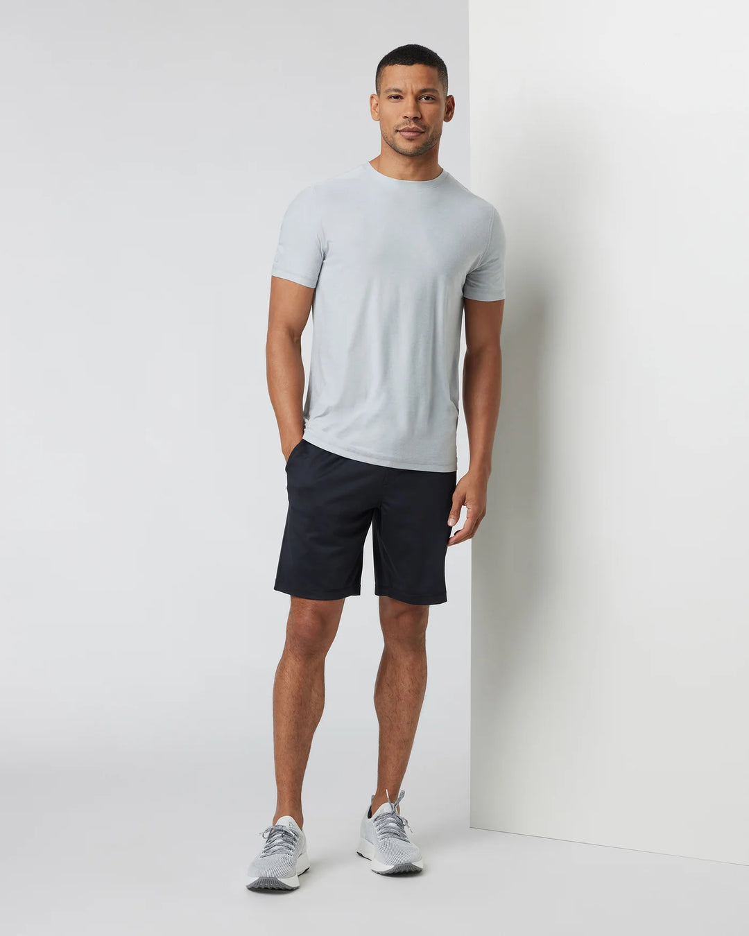 Vuori Sunday Performance Short 8"