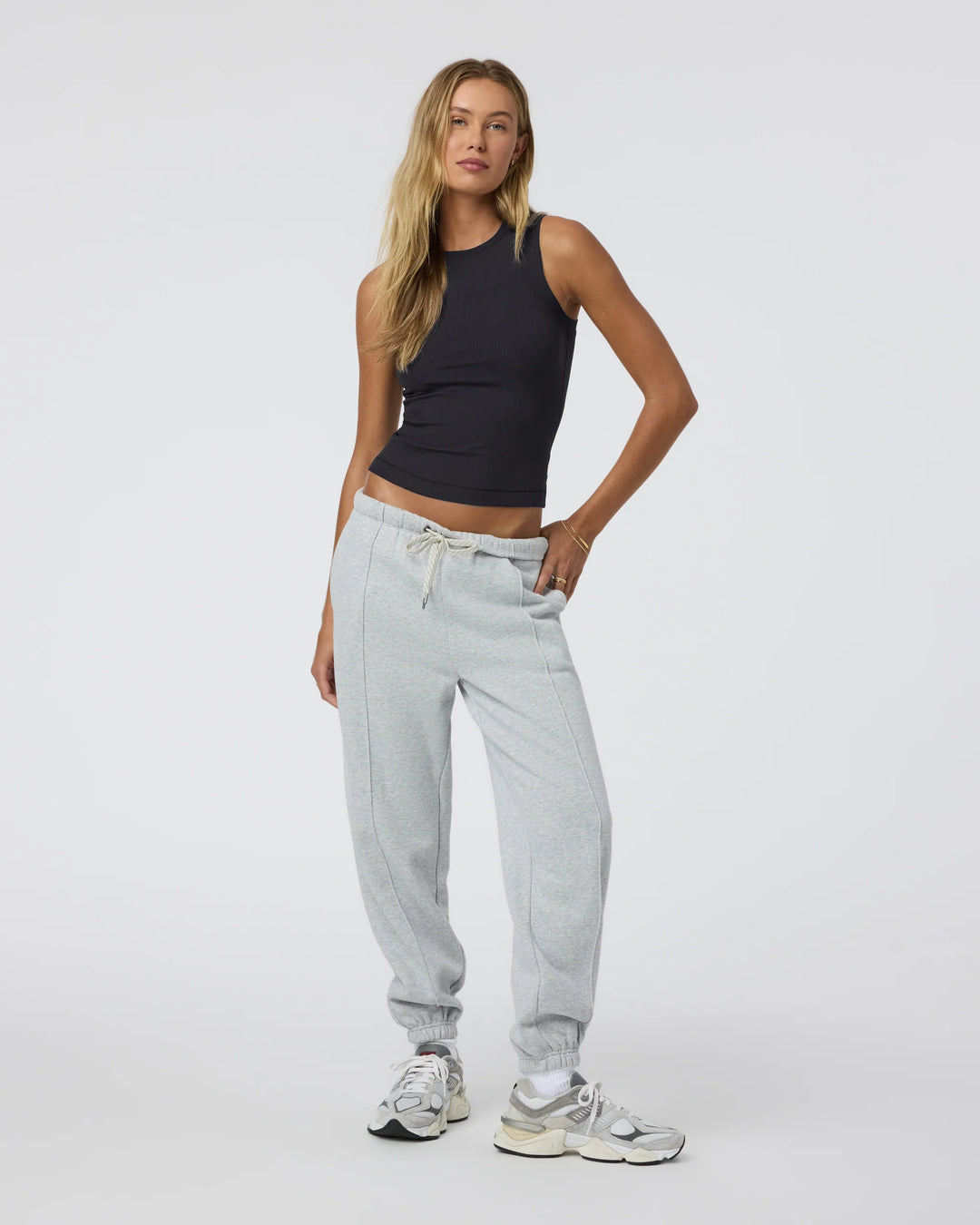 Vuori Pose Modern Tank