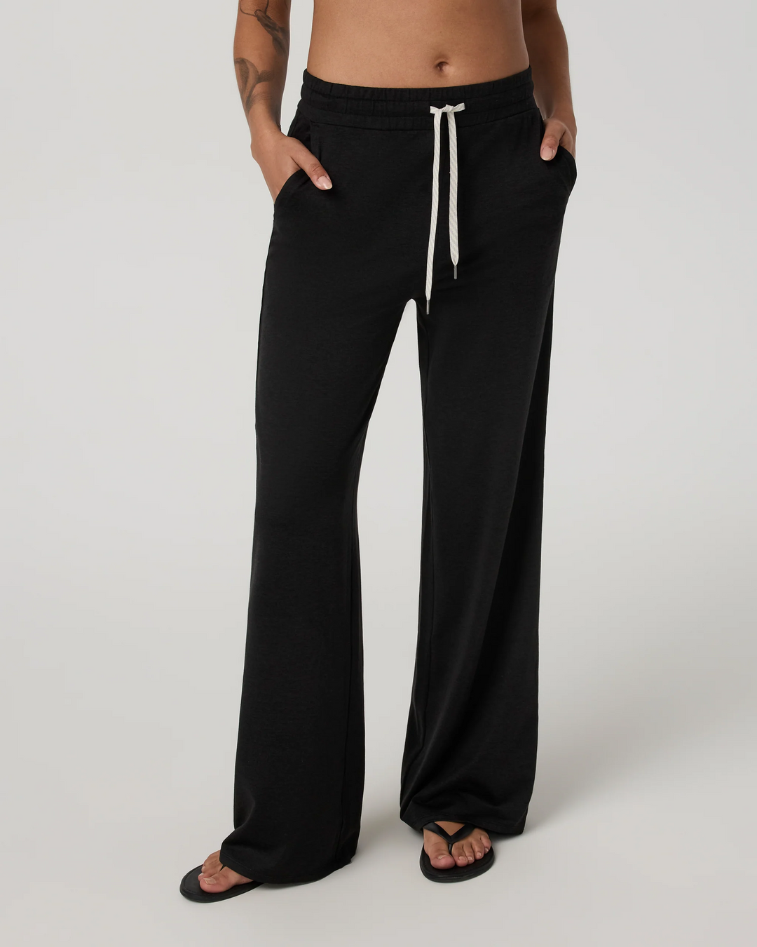 Vuori Halo Essential Wideleg Pant
