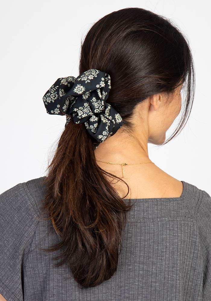 Natural Life Super Scrunchie Black Floral - Scrunchies - Big Sun Vernon